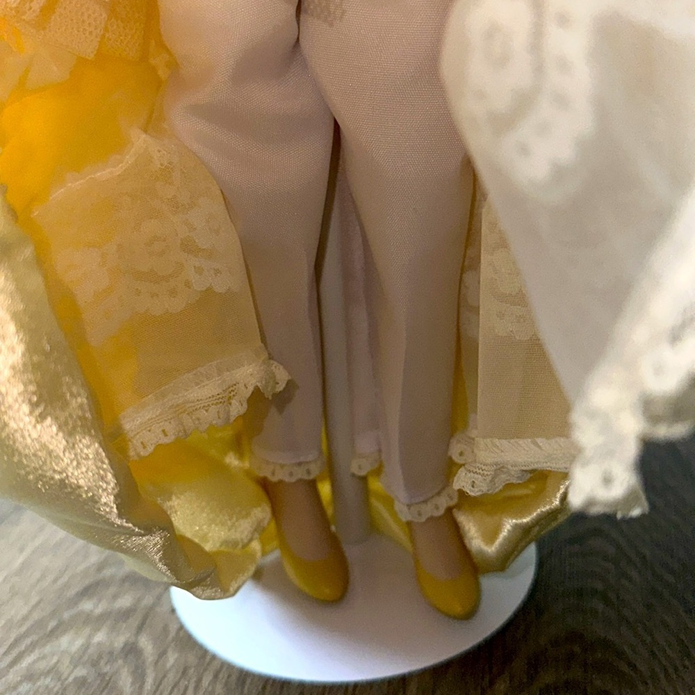 Vintage Disney Store Limited Edition Belle “Beauty & the Beast” Porcelain Doll - Picture 7 of 8